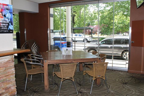 Royal Hotel Orange - Your Accommodation 3