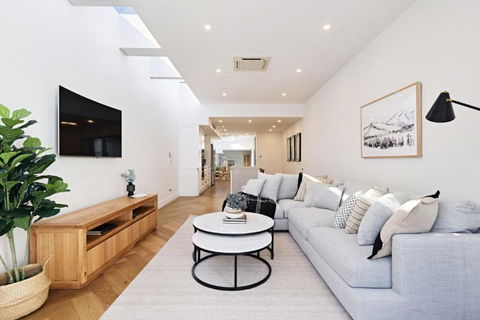 Royal Redfern I90 - Your Accommodation 0