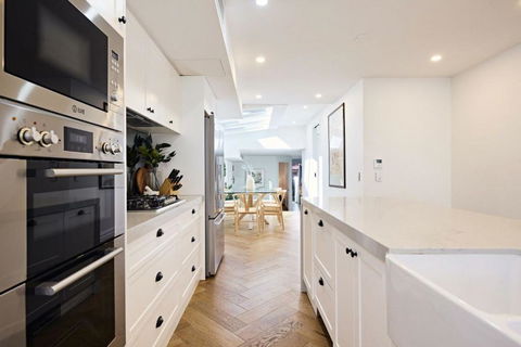 Royal Redfern I90 - Your Accommodation 1