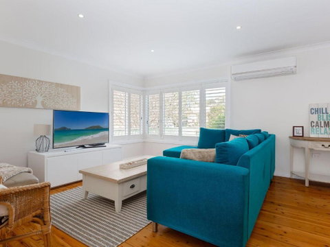 Rubys Retreat, 44 Achilles Street - Pet Friendly, Aircon, Wifi & Boat Parking - Your Accommodation 2