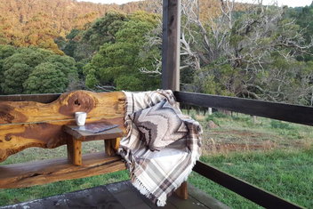 Rustic Hut Bush Retreat with Your Accommodation
