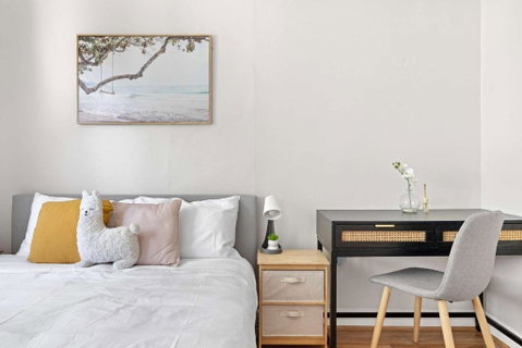 Rustic Queen Room In Glebe - Next To USYD - Shared Bathroom - Your Accommodation 2