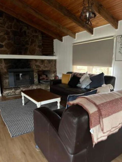 Rustic Retreat: The Lodge Lurg Sanctuary - Your Accommodation 0