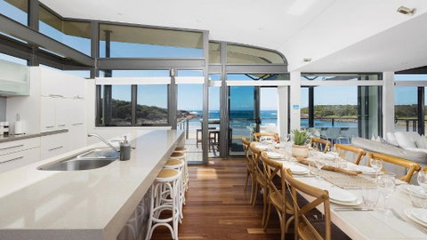 Sails On The Beachfront - Exclusive Seaside Home - Your Accommodation 2