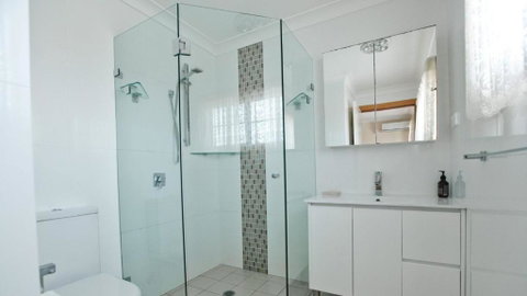 Salt Water Villa Bermagui Four Bedroom Central Location With Wifi - Your Accommodation 3
