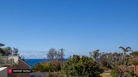 Salt Water Villa Bermagui Four Bedroom Central Location With Wifi - Your Accommodation 1