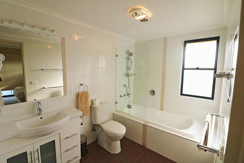 Saltwater Apartments - Your Accommodation 3