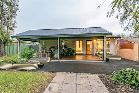 Salty - Your Accommodation 0