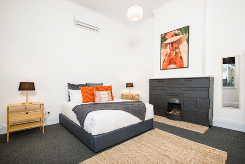 Salty Pines - 3BR House Glenelg South - Your Accommodation 1
