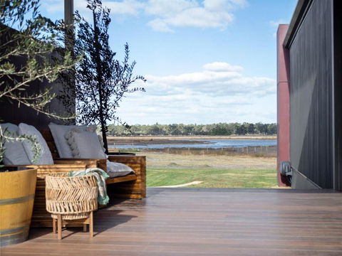 Samphire Chalet Peppermint - Your Accommodation 2