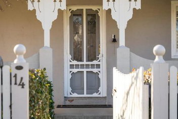 Sampson Cottage - Historic Charm with Your Accommodation