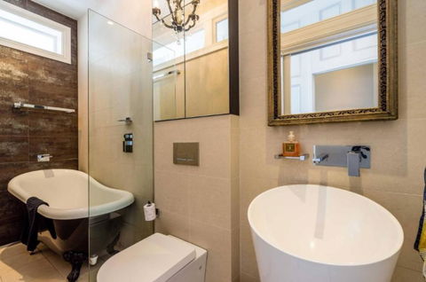 Sanctuary At The Rocks - Your Accommodation 3