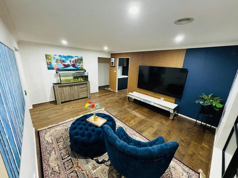 Sanctuary Lakes Holiday House - Your Accommodation 0