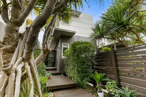 Sanctuary @ Sunshine - Your Accommodation 2