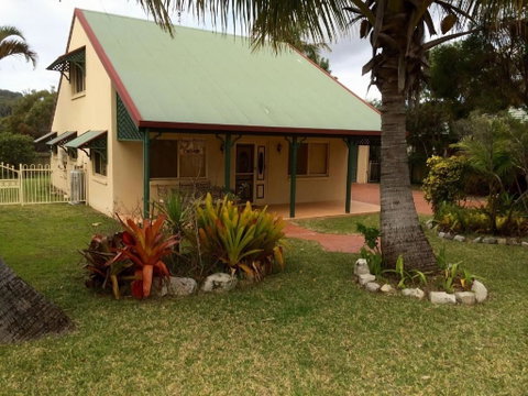 Sand Piper Cottage Rainbow Beach - Your Accommodation 0