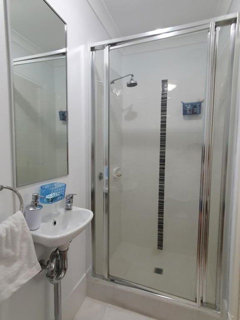 Sandalwood Guest Room - Your Accommodation 3