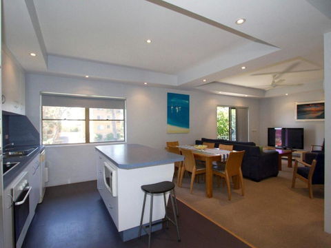 Sandcastle 7 With WiFi - Your Accommodation 2