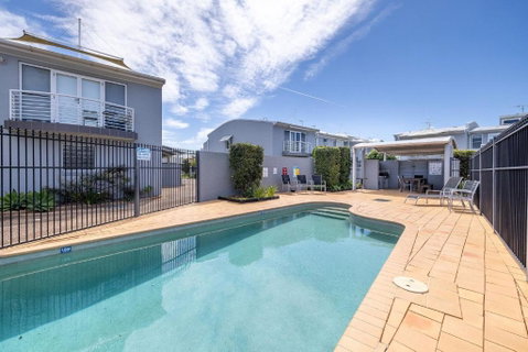 Sandcastles 4 -8 Ala Moana Way - Your Accommodation 0