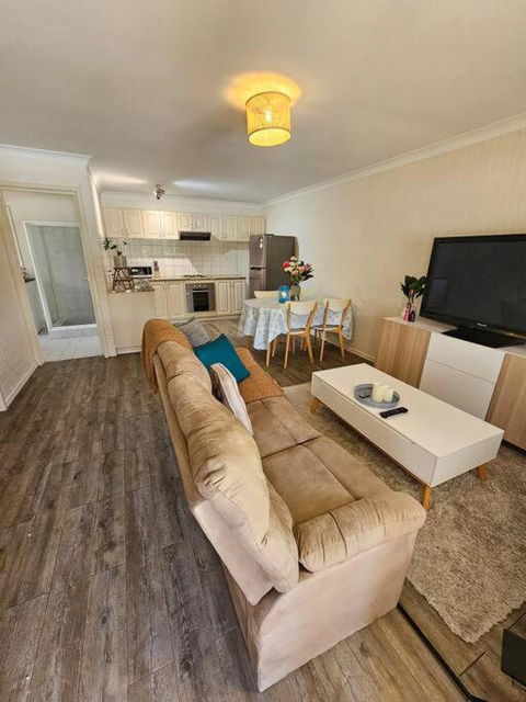Sandringham Tranquil Retreat - Your Accommodation 0