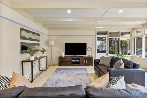 SANDY ANN At Lonnie - Your Accommodation 2