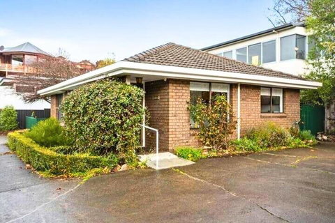 Sandy Bay Cozy Cottage Close To CBD - Your Accommodation 2