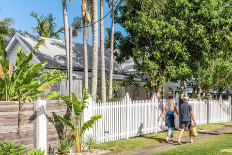 Shirley Beach House, Right In Heart Of Byron Bay, Walking Distance To Town And Most Famous Beaches - Your Accommodation 2