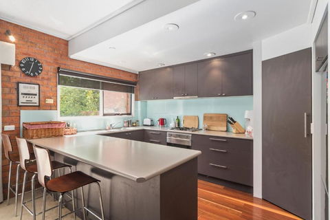 Surrey On The Park - Your Accommodation 1