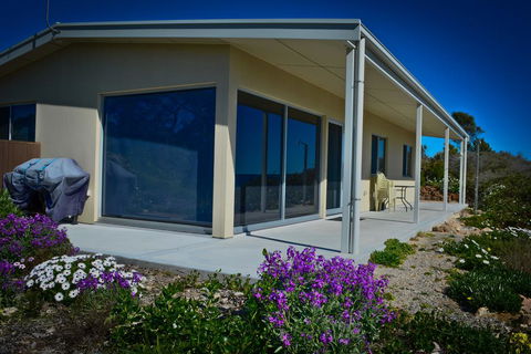 Beachside - Your Accommodation 3