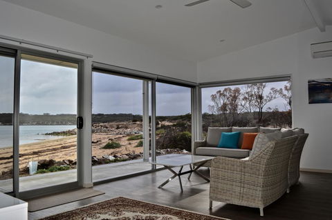 Beachside - Your Accommodation 0