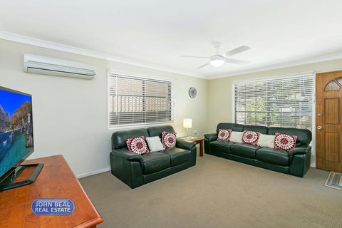 Beachside Holiday Home - Your Accommodation 3