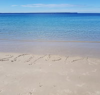 Beachside Husky - Waterfront - Your Accommodation