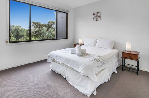 Beachside Vista - Your Accommodation 2