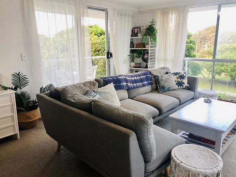 Beachy, Bright, And The Best Location On The GC! - Your Accommodation 3