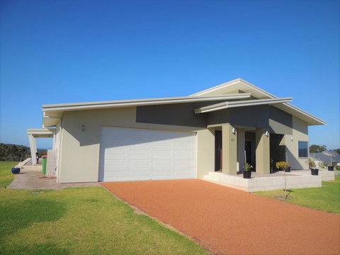 Beaufortia Views - Your Accommodation 1