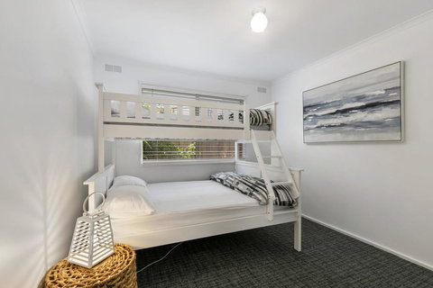 BEAUTY AND THE PEACE - INLET SIDE - Your Accommodation 1