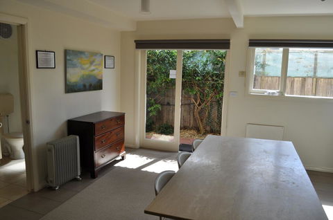 Belton Apartments - The Studio - Your Accommodation 3