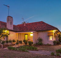 Benson House  Benson Lodge - Your Accommodation