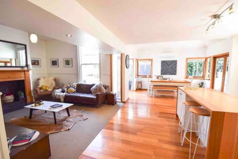 Best Location In Hobart! Luxury 4 Bedroom With Stunning Views - Your Accommodation 0