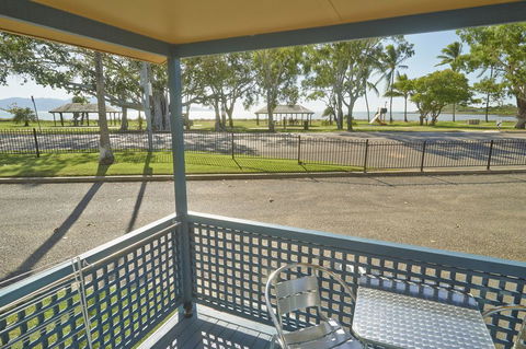 BIG4 Rowes Bay Beachfront Holiday Park - Your Accommodation 2