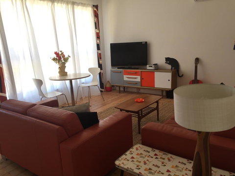 Black Cat Retreat Holiday Home - Your Accommodation 0