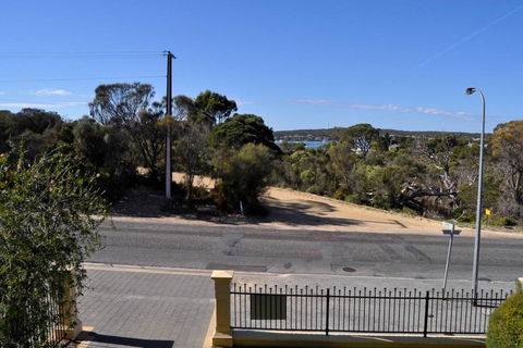 Black Duck - Your Accommodation 3