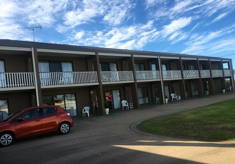Black Swan Motor Inn - Your Accommodation 1
