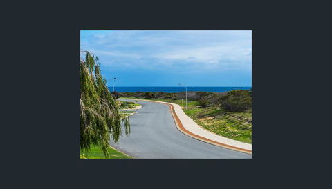 Blue Sky Escapes Beach House Ledge Point - Your Accommodation 1