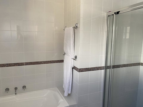 Blue Sky Escapes Seaview Apartment - Your Accommodation 1