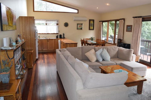 Bluebell Cottage - Your Accommodation 2
