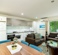 Bluewater 1 - Rainbow Shores Amazing Location Easy Walk To Beach Pool Aircon Outdoor spa - Your Accommodation
