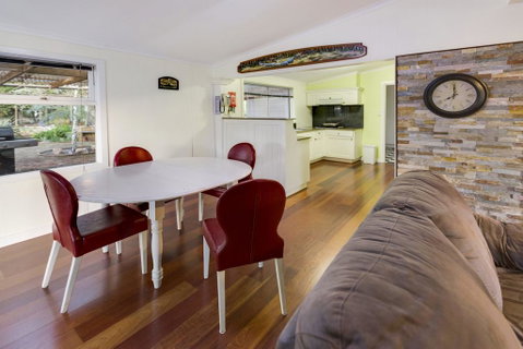 Bluff View River House - Stunning Riverfront - Your Accommodation 2