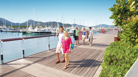 Boatel Cairns - Your Accommodation 1