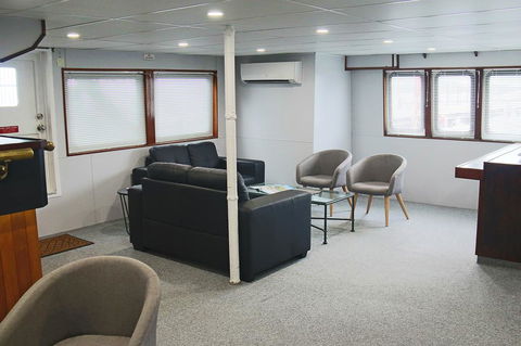 Boatel Cairns - Your Accommodation 3