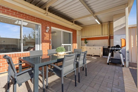 The Shamrock House A - Your Accommodation 1